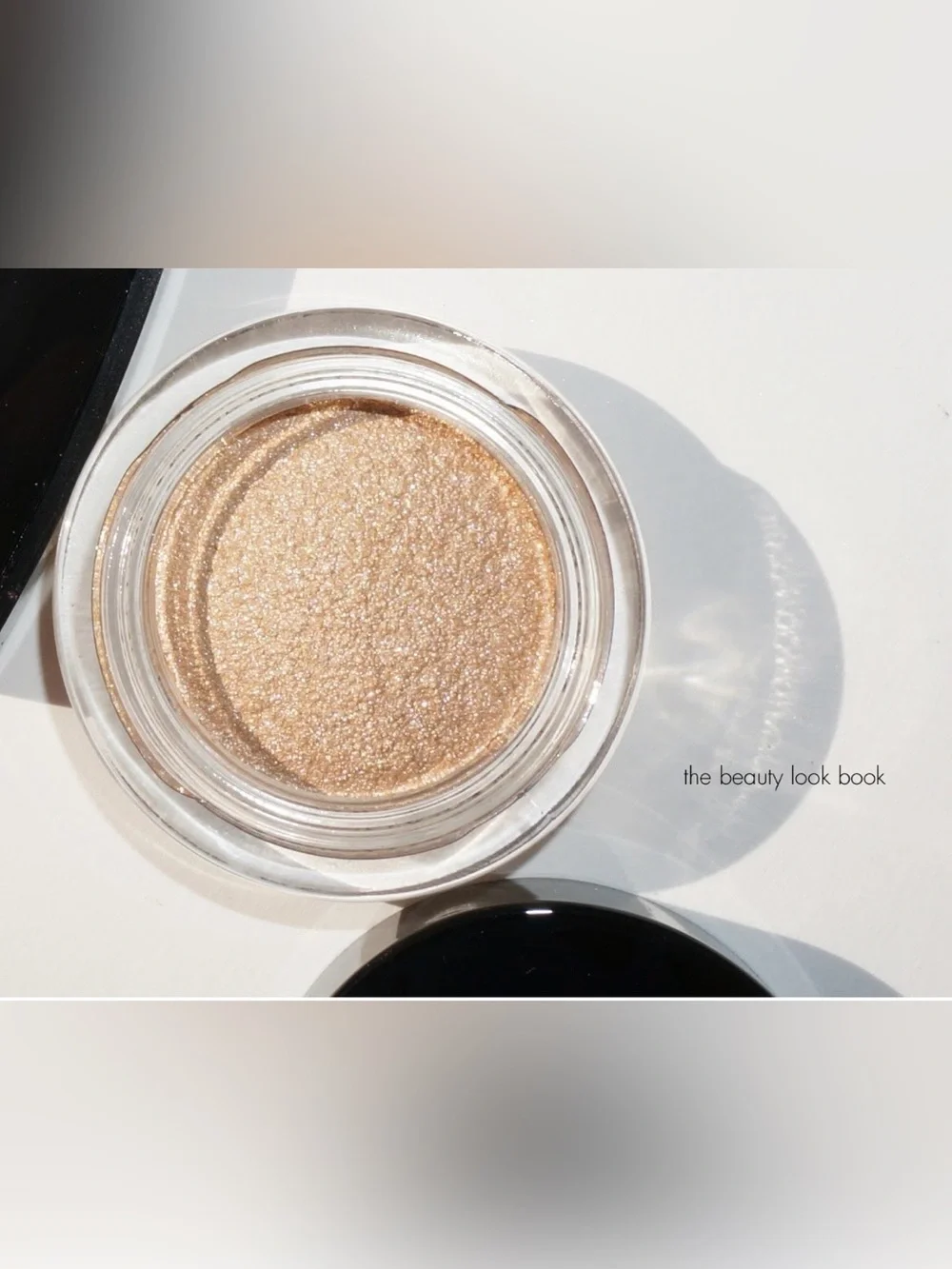 CHANEL Illusion D'Ombre Long Wear Luminous Eyeshadow - Convoitise